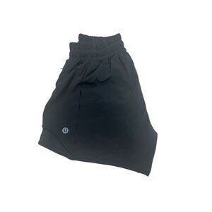 Lululemon Hotty Hot Shorts Size 4 Black Low-rise 2.5"